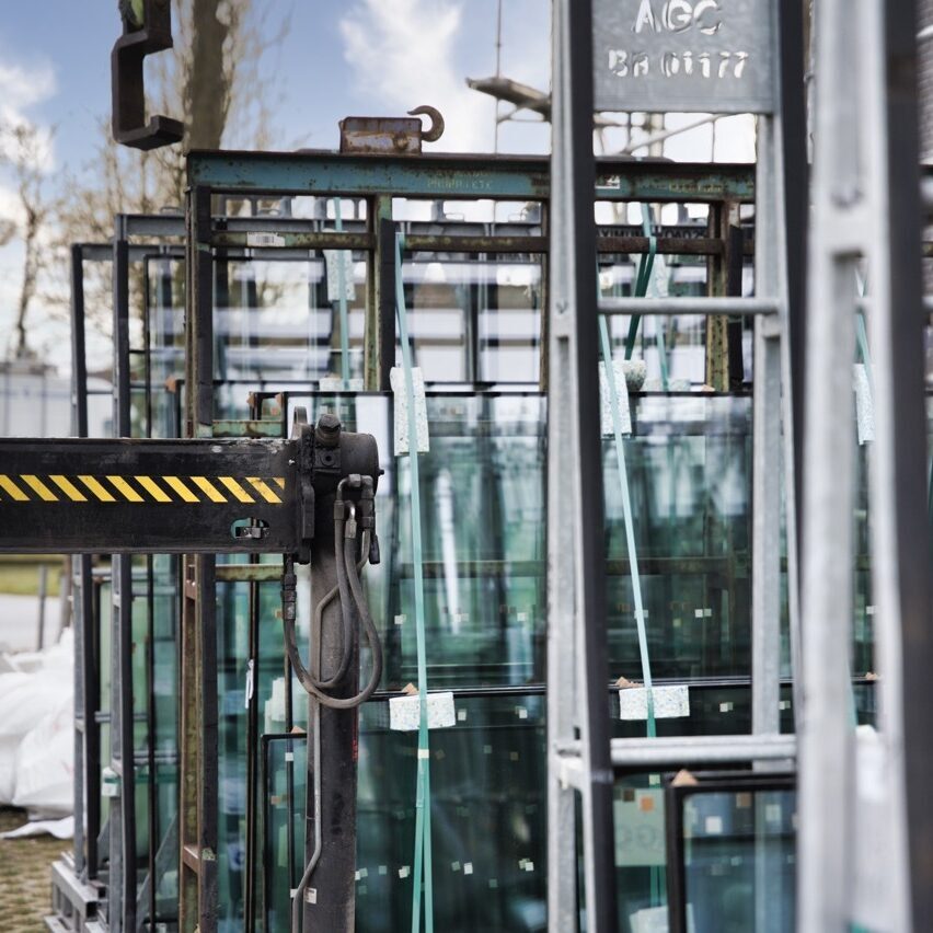 Plaatsing van hoogrendementsbeglazing in nieuwbouw woning in West Vlaanderen